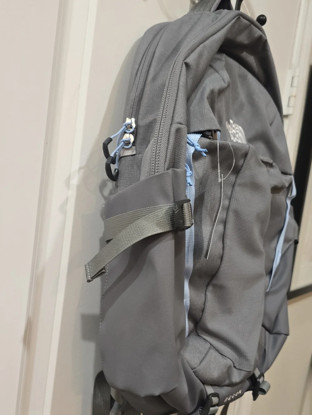 The North Face Recon Backpack 30L- Zinc Grey Dark Heather/Powder Blue